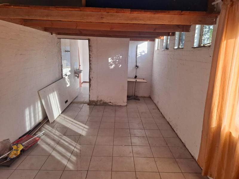 4 Bedroom Property for Sale in Oostersee Western Cape